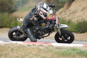 sara-roman-32-piloto-de-motociclismo-supermotard