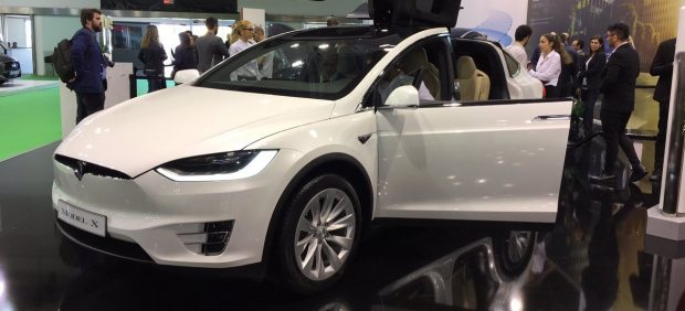 Tesla presenta el Model X