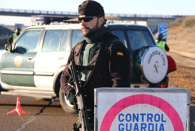 ¿te-puede-multar-la-dgt-por-avisar-de-un-radar-o-un-control?-no,-pero-lo-estan-intentando