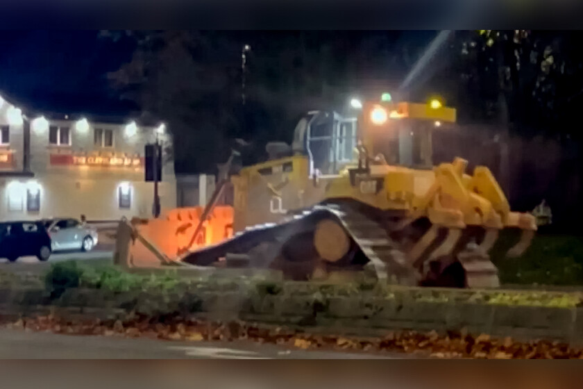 detenido-un-hombre-tras-tomarse-demasiadas-copas-de-mas,-robar-un-bulldozer-y-darse-a-la-fuga