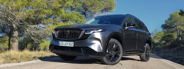 Probamos el nuevo Mazda CX-5. Es más grande, más cómodo y más tecnológico, pero no es más caro. A cambio ha perdido algo que lo hacía único 