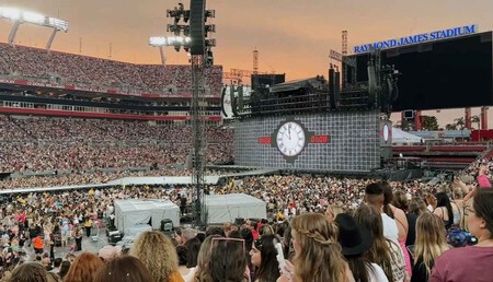 The Eras Tour Taylor Swift ejército de camiones