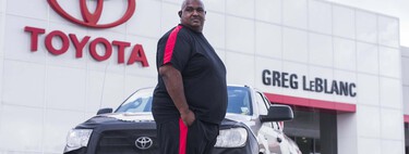 Más kilómetros que un taxi Mercedes africano. Este hombre le ha hecho 1,6 millones de kilómetros a su Toyota. Dos veces 